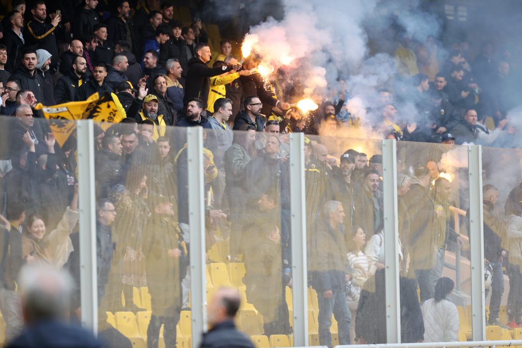 ΑΕΚ: Εντυπωσιακή παρουσία κόσμου στην προπόνηση πριν το ντέρμπι με Ολυμπιακό (pics)