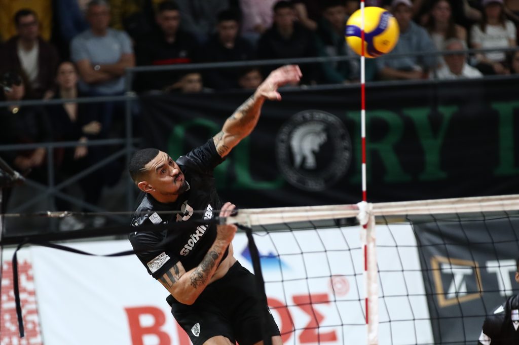 Ο… διαστημικός Ερνάντες έστειλε τον ΠΑΟΚ στους τελικούς της Volley League