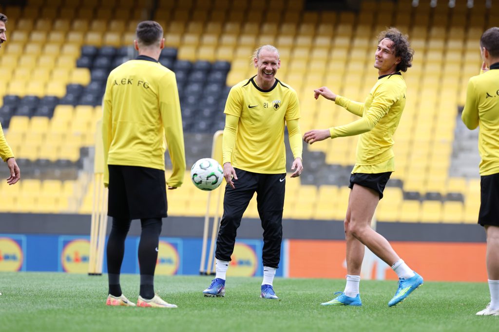 Τελευταία προπόνηση της ΑΕΚ πριν την ρεβάνς με Ράγιο Βαγιεκάνο (pics+vids)