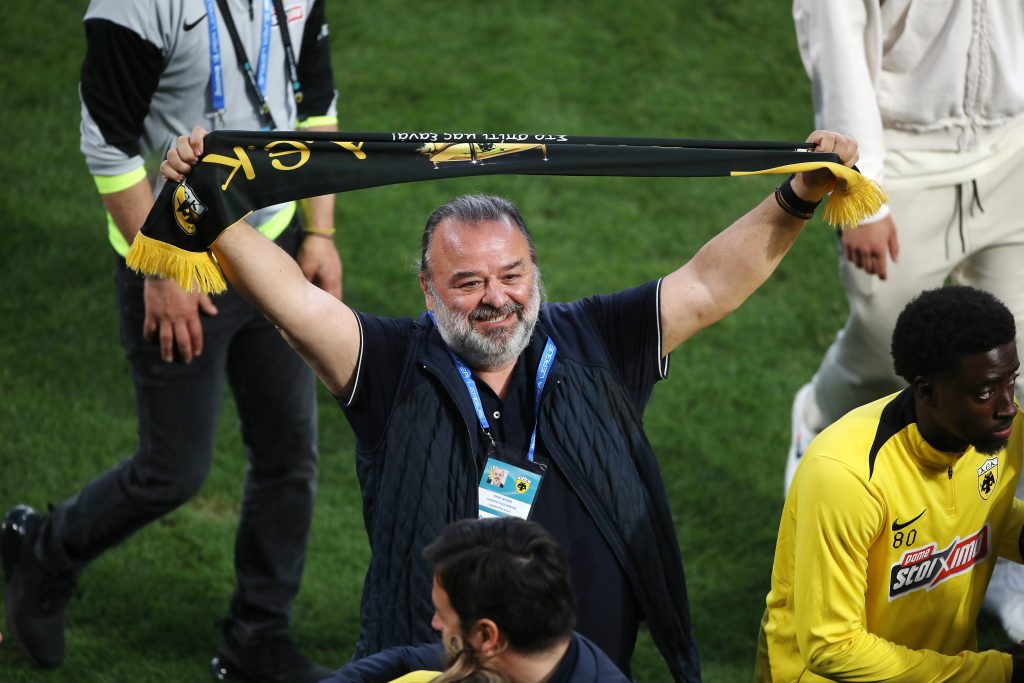 Παίκτες Ηλιόπουλος και κόσμος πανηγύρισαν την μεγάλη νίκη της ΑΕΚ επί του ΠΑΟΚ (pictures)