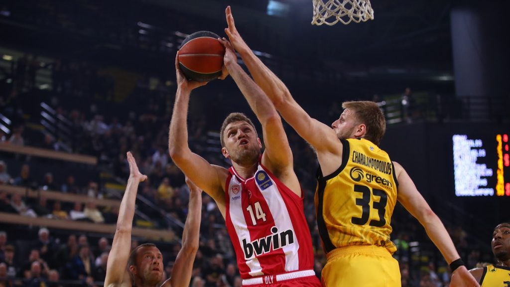 Έκαμψε την αντίσταση της ΑΕΚ και τελείωσε αήττητος ο Ολυμπιακός (highlights)