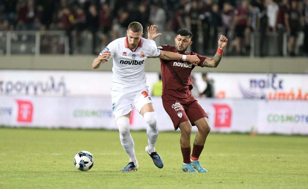 Άλμα παραμονής του Πανσερραϊκού στην Λάρισα, βυθίζεται η ΑΕΛ