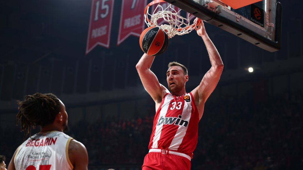 Ο Ολυμπιακός “διέλυσε” τη Μονακό μέσα σε αποθέωση και απέχει μια… ανάσα από το Final 4