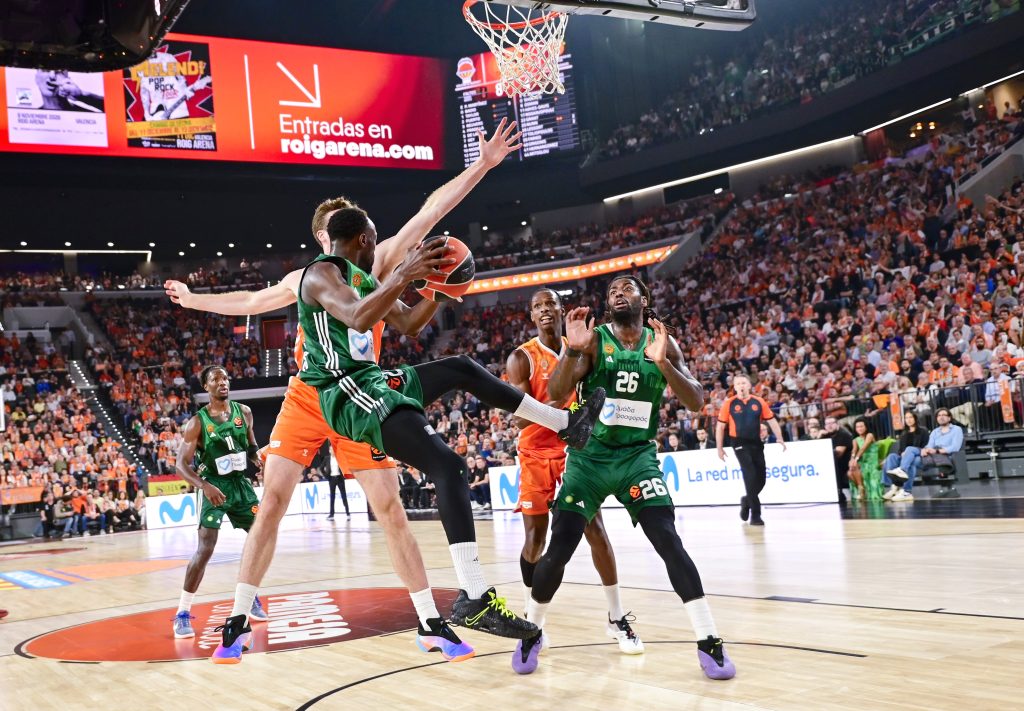 “Μέγας” Χέιζ-Ντέιβις και Παναθηναϊκός έκαναν νέο break στην Βαλένθια