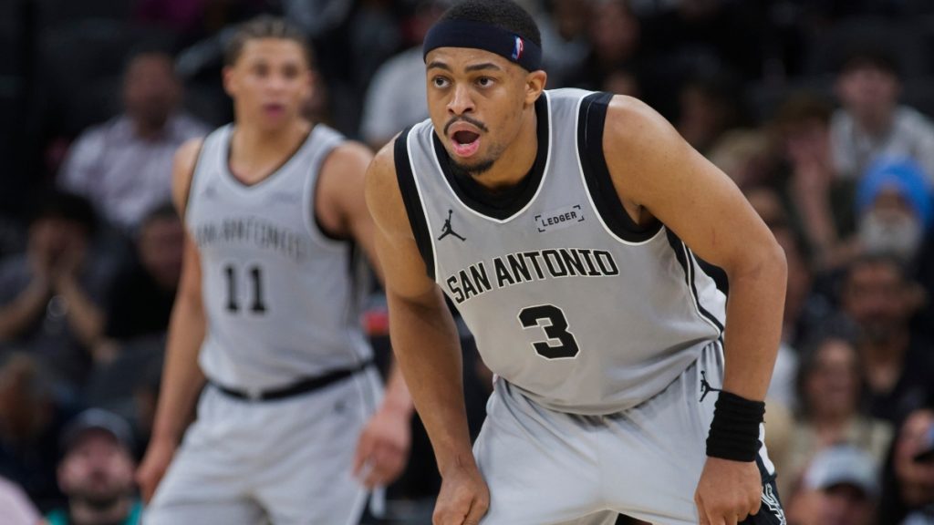 Άνετα οι Πίστονς τους Μπακς, (ξανά) εντυπωσιακός ο Γιόκιτς