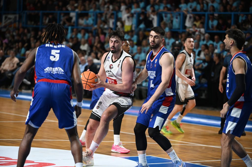 Mε MVP τον Καμπερίδη ο Βίκος Ιωαννίνων πέρασε στον τελικό του Final 4 (highlights)