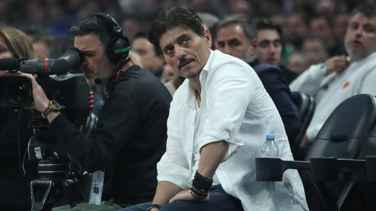 Γιαννακόπουλος: «Χθες δεν έγινε καμία ταυτοπροσωπία, δεν έγινε κανένας έλεγχος εισιτηρίων» Γιαννακόπουλος: «Χθες δεν έγινε καμία ταυτοπροσωπία, δεν έγινε κανένας έλεγχος εισιτηρίων»