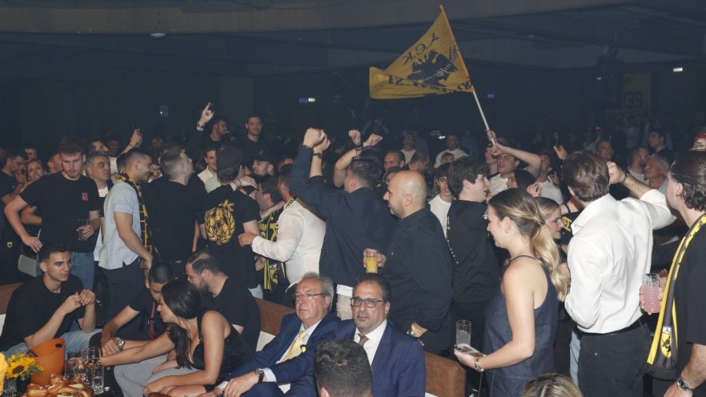 Πρωταθλήτρια και στο γλέντι η ΑΕΚ (pictures)