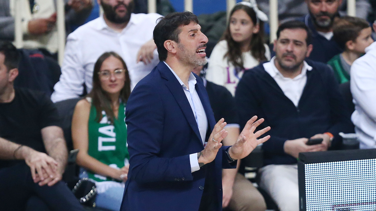Μουμπρού: «Ο Ολυμπιακός ήταν η καλύτερη ομάδα αυτή τη σεζόν»