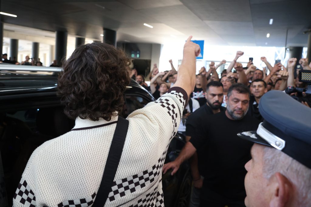 Αποθεώθηκε στην άφιξη του στην Θεσσαλονίκη ο Όσμαν (pictures)
