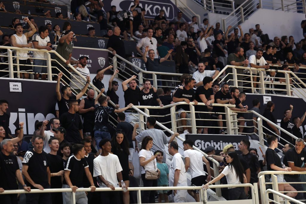 Ο κόσμος του ΠΑΟΚ αποθέωσε τον Όσμαν (pics)