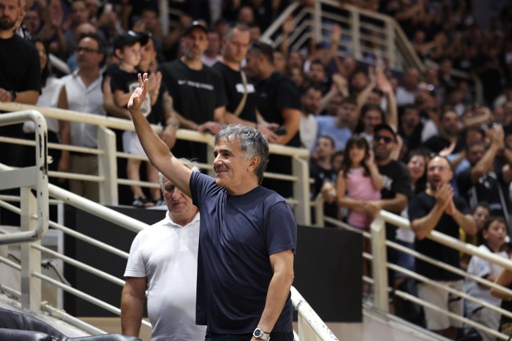 Ο κόσμος του ΠΑΟΚ αποθέωσε τον Όσμαν (pics)