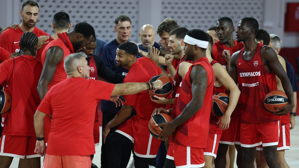 Πρώτη προπόνηση με πλήρες ρόστερ για τον Ολυμπιακό, λίγο πριν το ταξίδι στο Ηράκλειο (pictures)